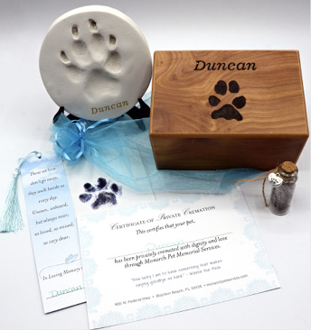 Urn_Full_Package-Courtesy_of_Monarch_Pet_Memorial_Services.jpg