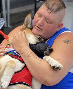 Caring_client_Courtesy_of_Seattle_Veterinary_Outreach.jpg