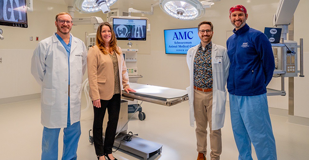 Feb24-Singler-Schwarzman-group photo of surgeons-credit Joy Glenn.png-Epi.png